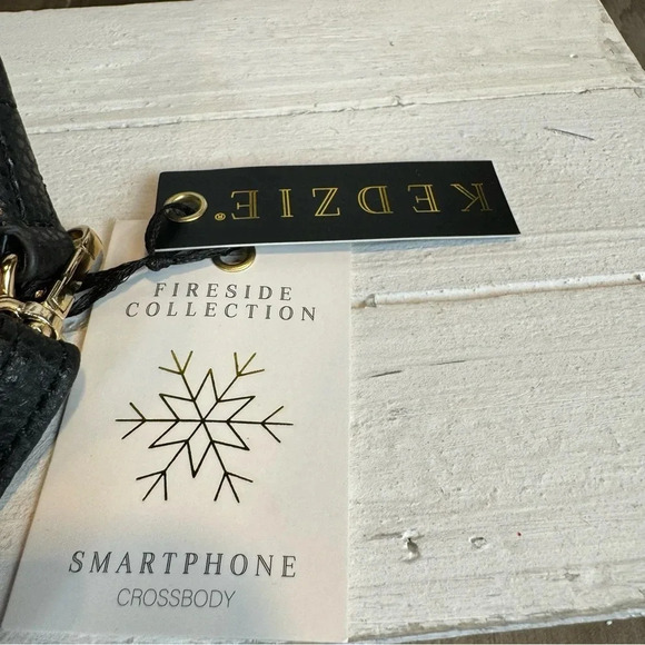 Kedzie Fireside Collection Phone Crossbody in Vegan Sherpa • Black • NWT - Picture 3 of 3